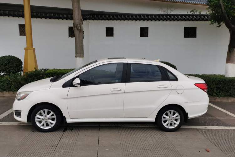 Used BAIC E Series 2013 Sedan 1.5L Manual Leshang Version Exterior 5