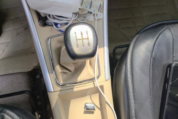 Used BAIC E Series 2013 Sedan 1.5L Manual Leshang Version Gear Lever