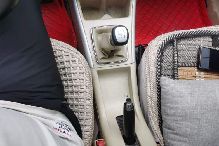 Used BAIC E Series 2013 Sedan 1.5L Manual Leshang Version Gear Lever