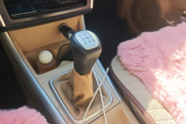 Used BAIC E Series 2013 Sedan 1.3L Manual Lotte Edition Gear Lever