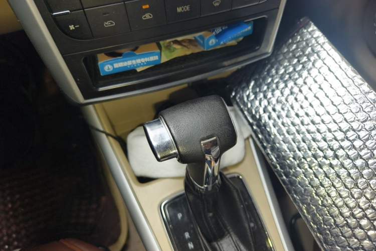 Used BAIC E Series 2013 Sedan 1.5L Automatic Leshang Edition Gear Lever