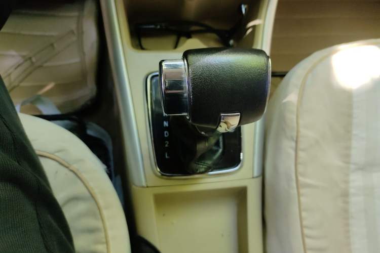 Used BAIC E Series 2013 Sedan 1.5L Automatic Leshang Edition Gear Lever