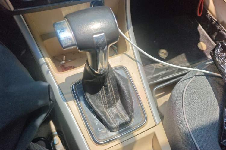 Used BAIC E Series 2013 Sedan 1.5L Automatic Leshang Edition Gear Lever