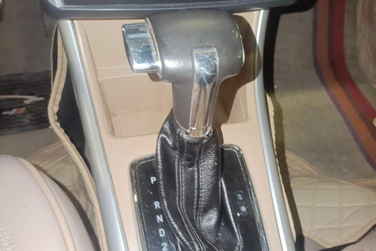 Used BAIC E Series 2013 Sedan 1.5L Automatic Leshang Edition Gear Lever
