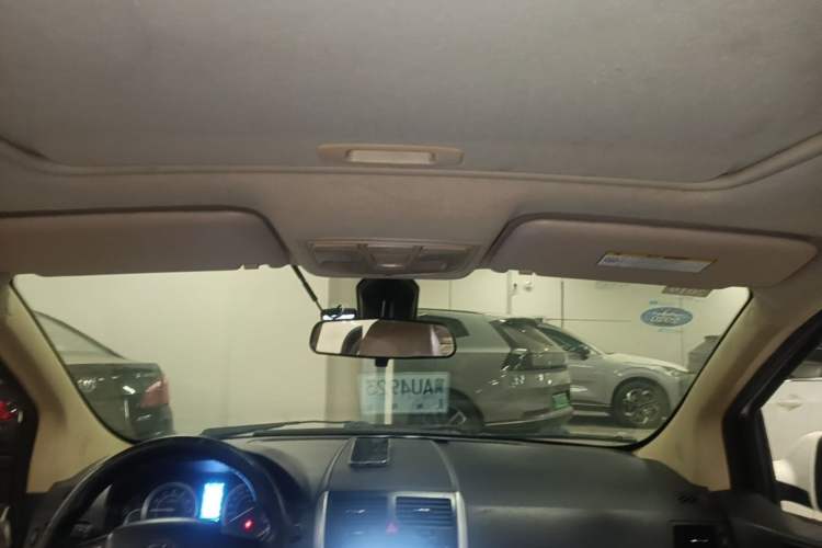Used BAIC E Series 2013 Sedan 1.5L Automatic Leshang Edition Headliner