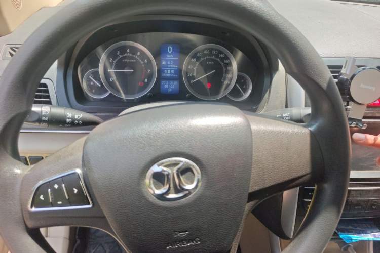 Used BAIC E Series 2013 Sedan 1.5L Automatic Leshang Edition Instrument Cluster