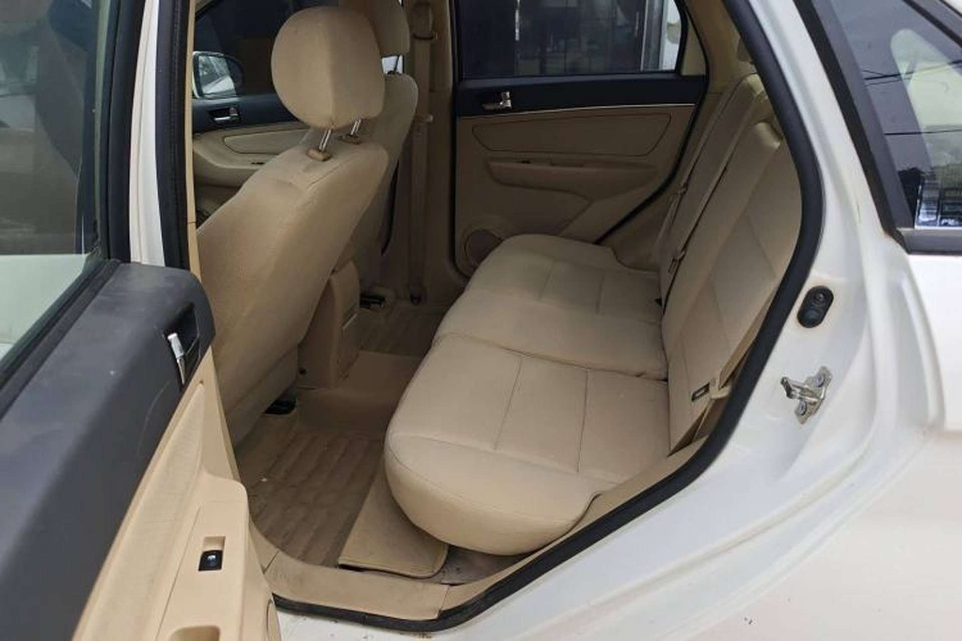 Used BAIC E Series 2013 Sedan 1.5L Manual Lotte Edition Interior 1