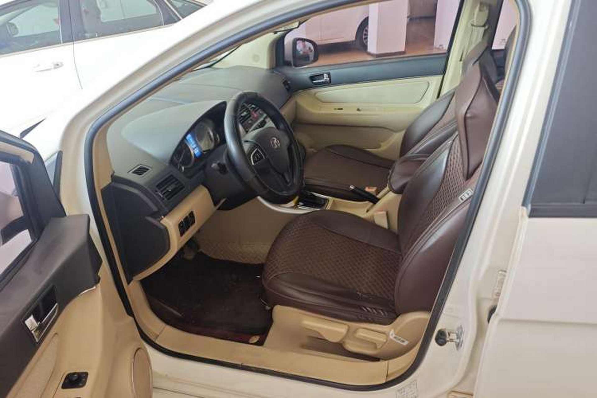Used BAIC E Series 2013 Hatchback 1.5L Automatic Lotte Edition Interior 2
