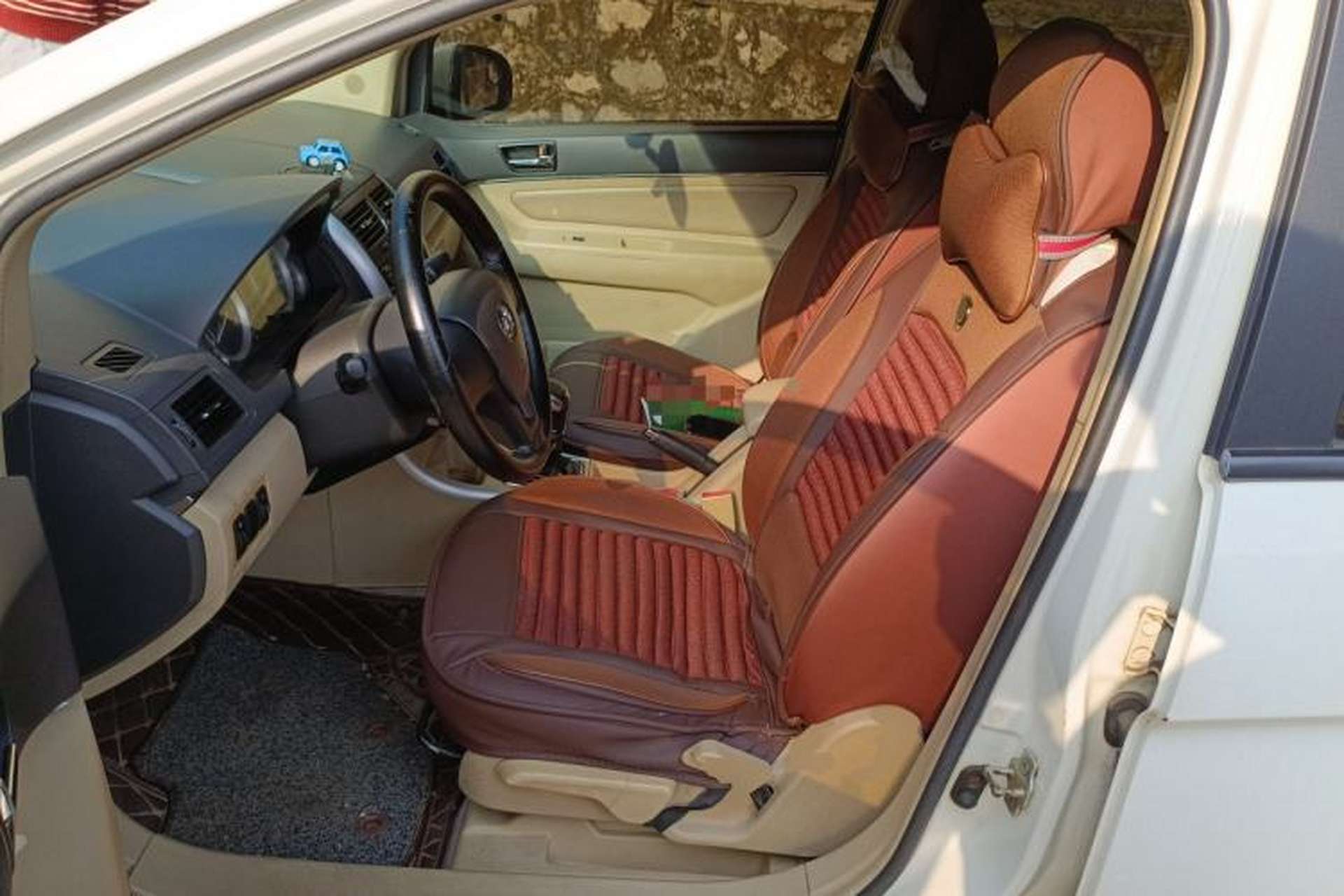 Used BAIC E Series 2013 Sedan 1.5L Automatic Lotte Edition Left Front Seat