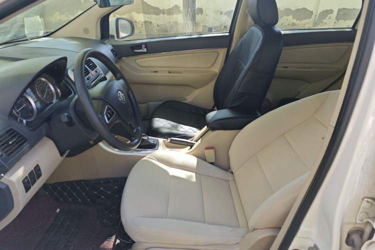 Used BAIC E Series 2013 Sedan 1.5L Automatic Leshang Edition Left Front Seat