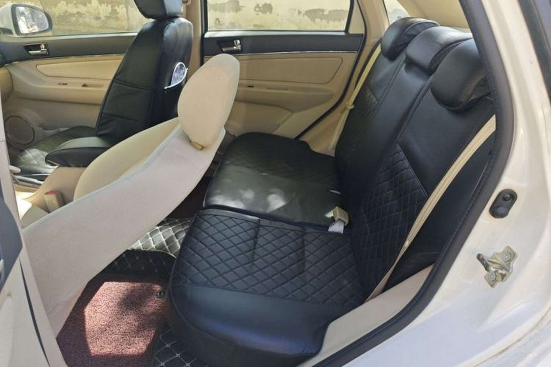Used BAIC E Series 2013 Sedan 1.5L Automatic Leshang Edition Left Rear Seat