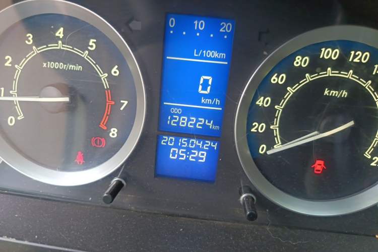 Used BAIC E Series 2013 Sedan 1.5L Manual Leshang Version Odometer Close Up