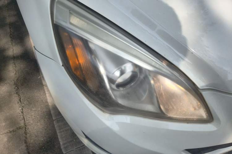 Used BAIC E Series 2013 Sedan 1.5L Manual Leshang Version Right Front Headlight