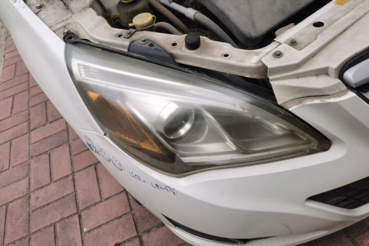 Used BAIC E Series 2013 Sedan 1.5L Manual Leshang Version Right Front Headlight