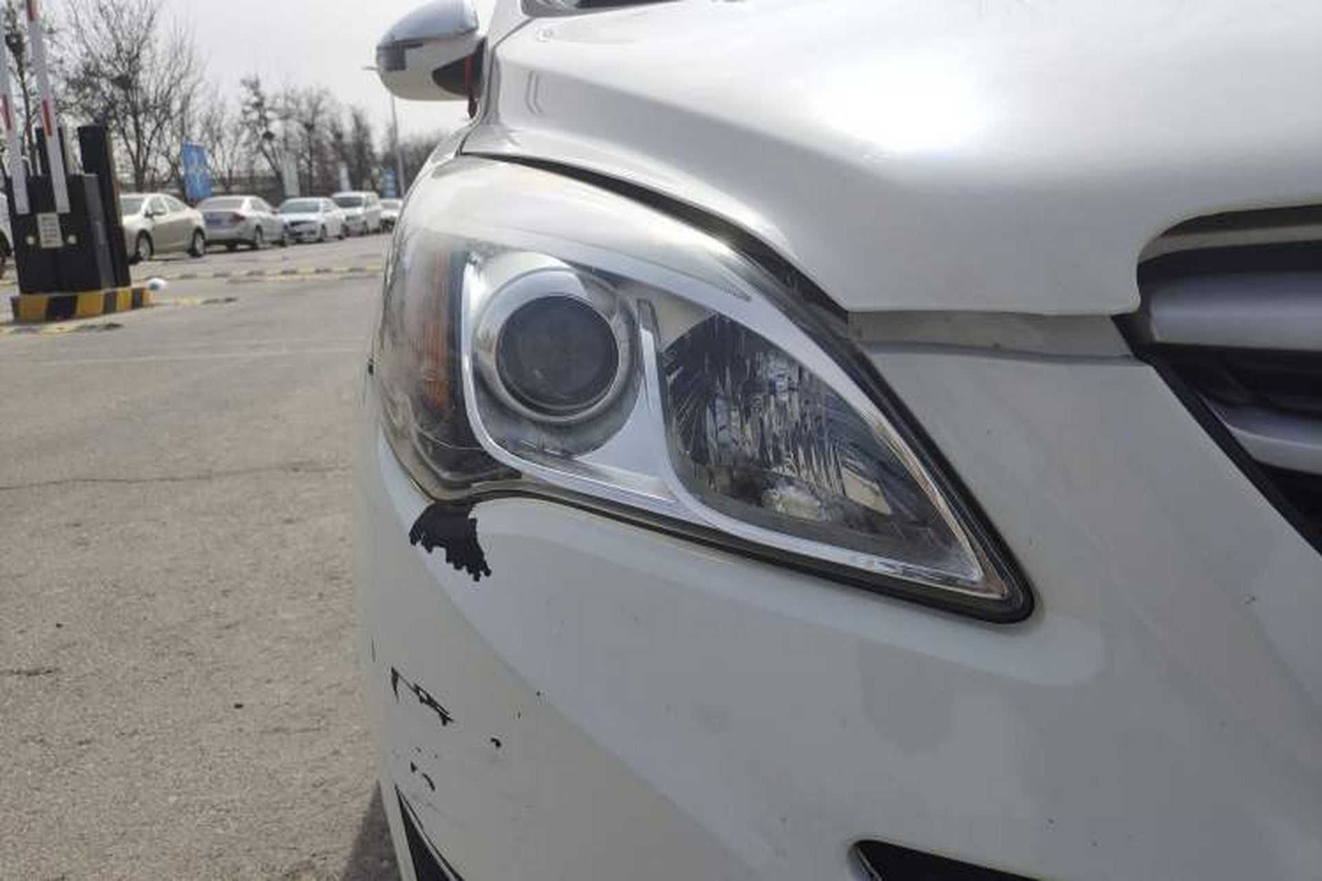 Used BAIC E Series 2013 Sedan 1.5L Automatic Leshang Edition Right Front Headlight