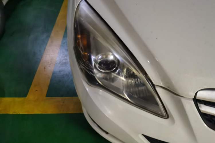 Used BAIC E Series 2013 Sedan 1.3L Manual Special Offer Edition Right Front Headlight