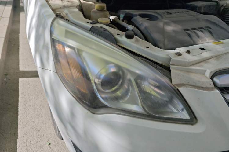 Used BAIC E Series 2013 Sedan 1.5L Automatic Leshang Edition Right Front Headlight