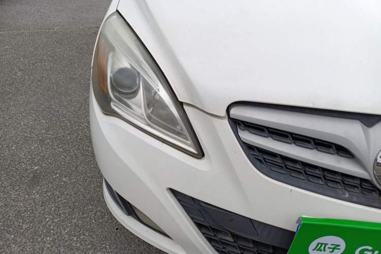 Used BAIC E Series 2013 Sedan 1.5L Manual Lotte Edition Right Front Headlight