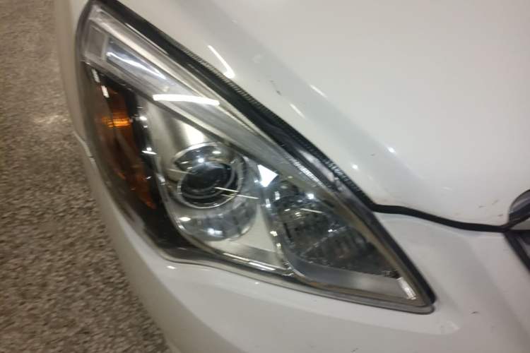Used BAIC E Series 2013 Sedan 1.5L Automatic Leshang Edition Right Front Headlight