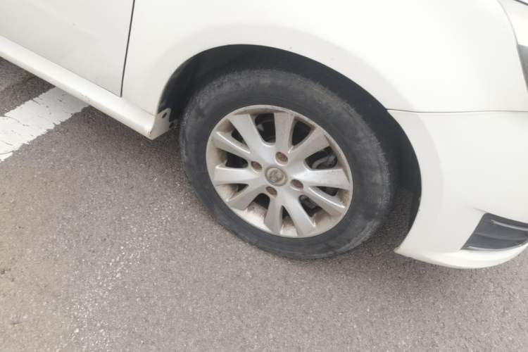 Used BAIC E Series 2013 Sedan 1.3L Manual Lotte Edition Right Front Wheel Hub