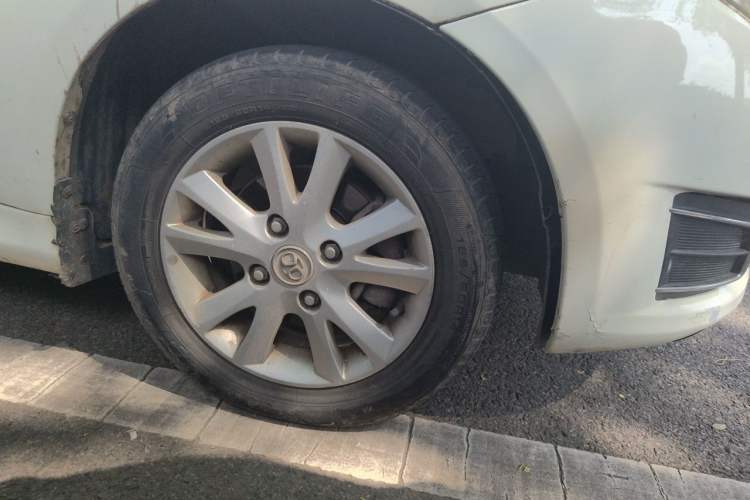 Used BAIC E Series 2013 Sedan 1.5L Manual Leshang Version Right Front Wheel Hub