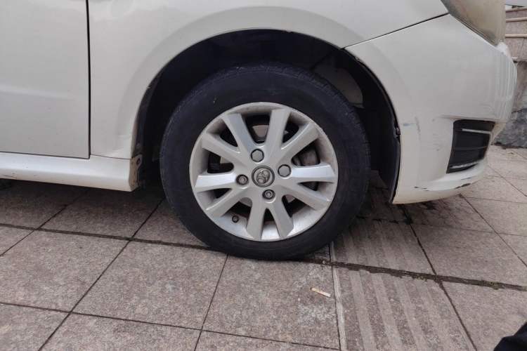 Used BAIC E Series 2013 Sedan 1.5L Manual Lotte Edition Right Front Wheel Hub