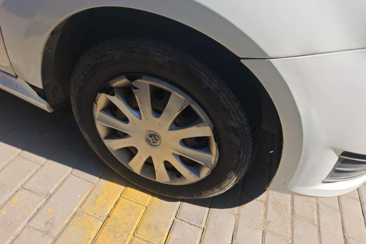 Used BAIC E Series 2013 Sedan 1.3L Manual Lotte Edition Right Front Wheel Hub