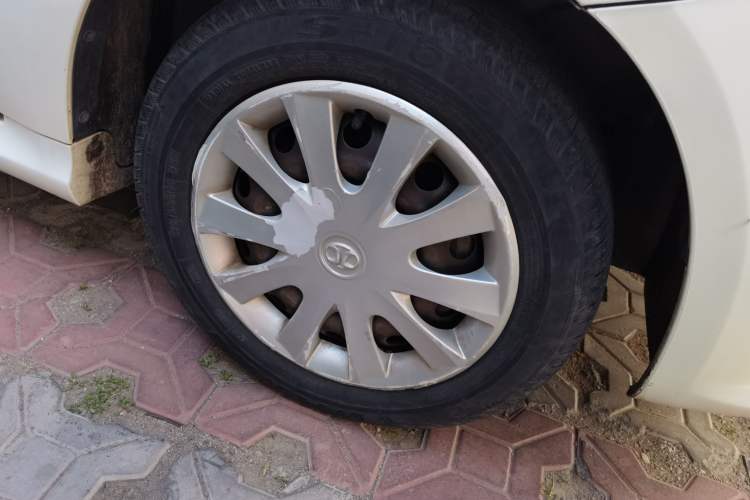 Used BAIC E Series 2013 Sedan 1.3L Manual Lotte Edition Right Front Wheel Hub