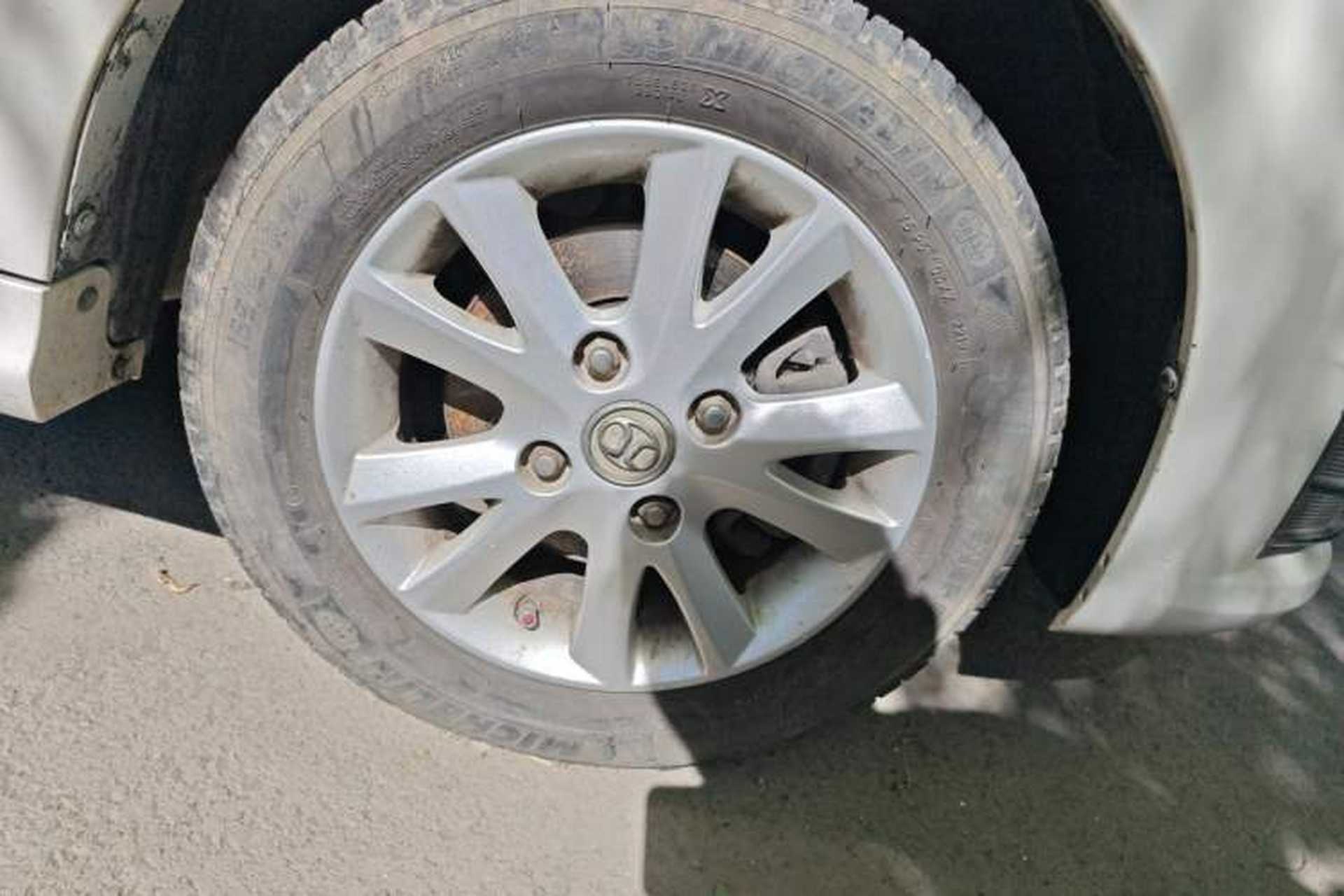 Used BAIC E Series 2013 Sedan 1.5L Automatic Leshang Edition Right Front Wheel Hub