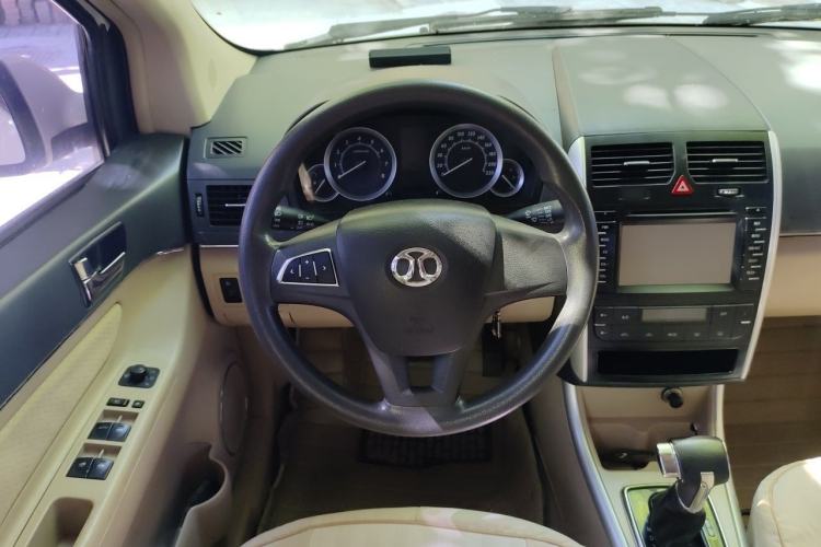 Used BAIC E Series 2013 Sedan 1.5L Automatic Leshang Edition Steering Wheel