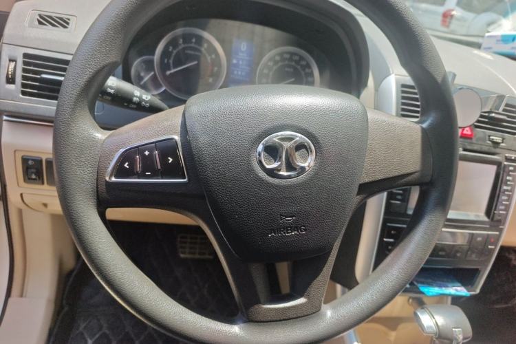 Used BAIC E Series 2013 Sedan 1.5L Automatic Leshang Edition Steering Wheel
