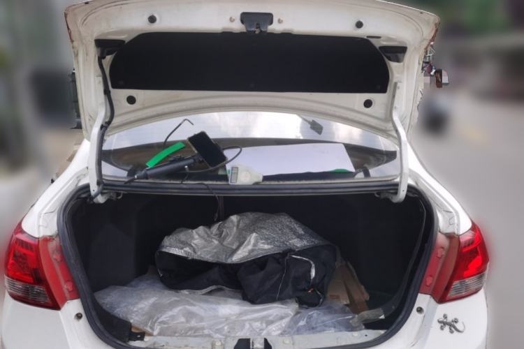 Used BAIC E Series 2013 Sedan 1.5L Manual Leshang Version Trunk