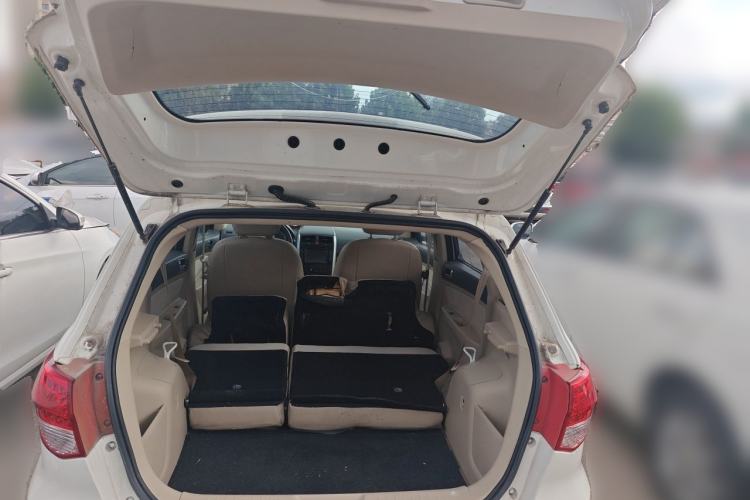 Used BAIC E Series 2013 Hatchback 1.5L Automatic Lotte Edition Trunk