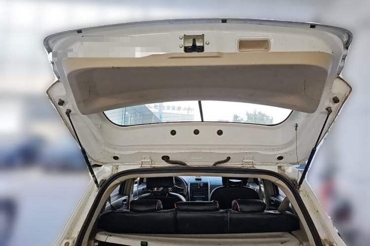 Used BAIC E Series 2013 Hatchback 1.5L Automatic Lotte Edition Trunk