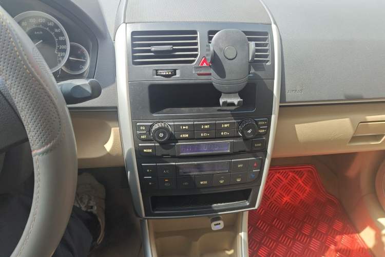 Used BAIC E Series 2013 Sedan 1.3L Manual Lotte Edition Audio And AC Panel