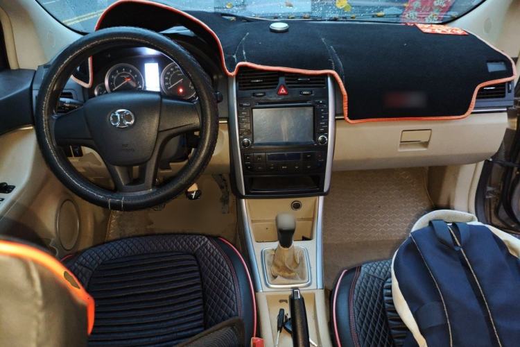 Used BAIC E Series 2013 Sedan 1.3L Manual Lotte Edition Center Console