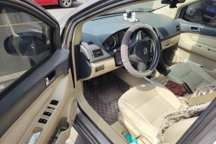 Used BAIC E Series 2013 Sedan 1.5L Manual Leshang Version Driver Seat
