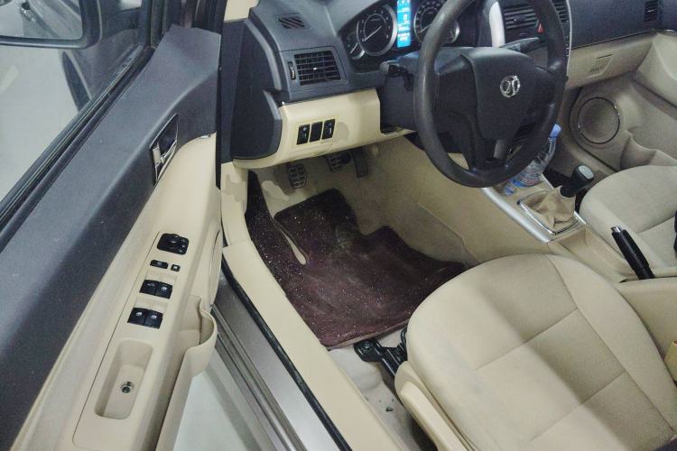 Used BAIC E Series 2013 Sedan 1.5L Manual Lotte Edition Driver Seat