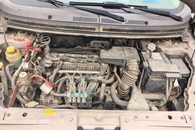 Used BAIC E Series 2013 Sedan 1.3L Manual Special Offer Edition Engine Bay