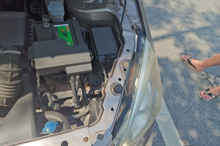 Used BAIC E Series 2013 Sedan 1.3L Manual Lotte Edition Engine Bay Left