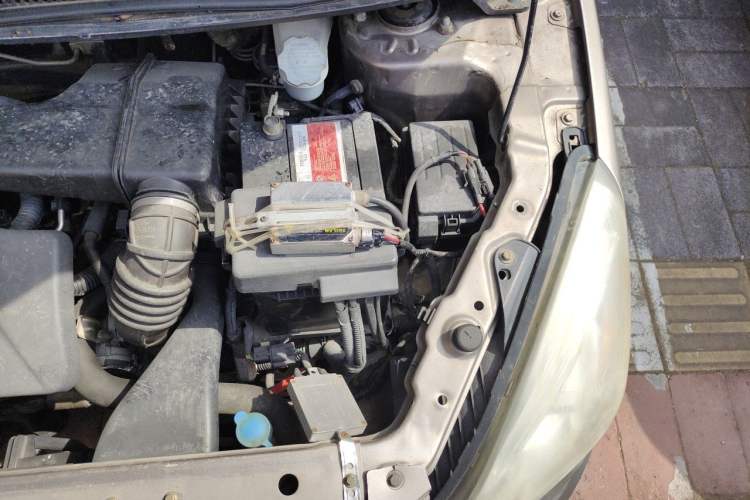 Used BAIC E Series 2013 Sedan 1.5L Manual Leshang Version Engine Bay Left