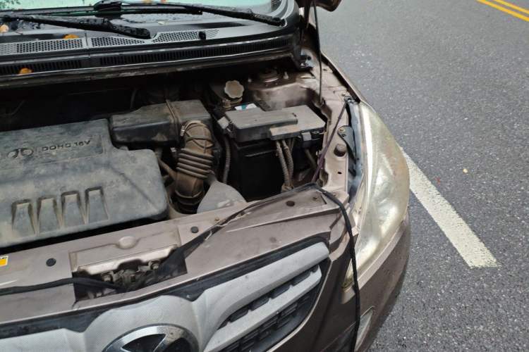 Used BAIC E Series 2013 Sedan 1.3L Manual Lotte Edition Engine Bay Left