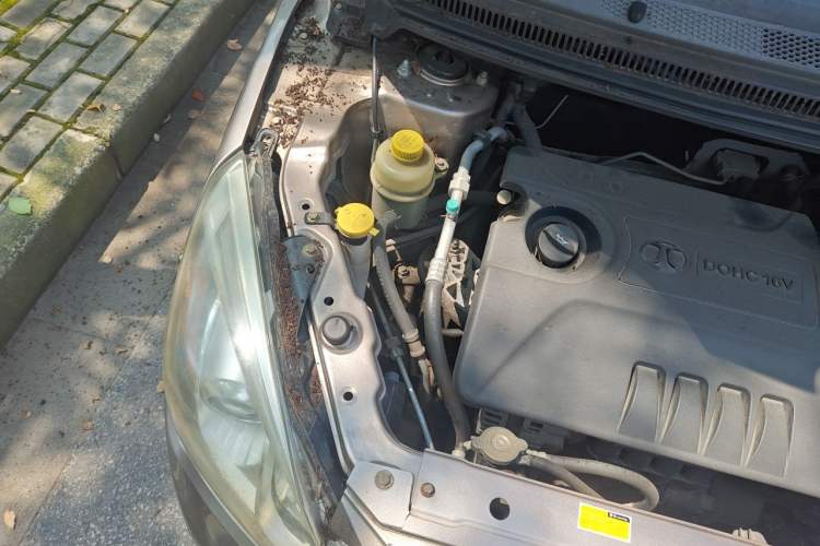 Used BAIC E Series 2013 Sedan 1.3L Manual Lotte Edition Engine Bay Right