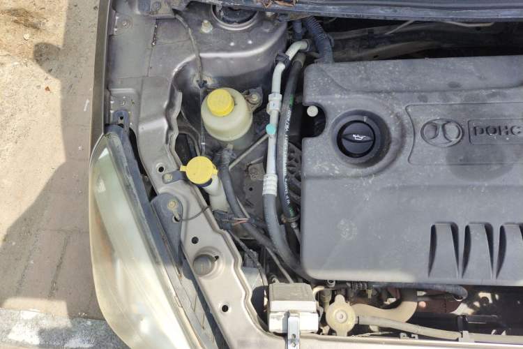Used BAIC E Series 2013 Sedan 1.5L Manual Leshang Version Engine Bay Right