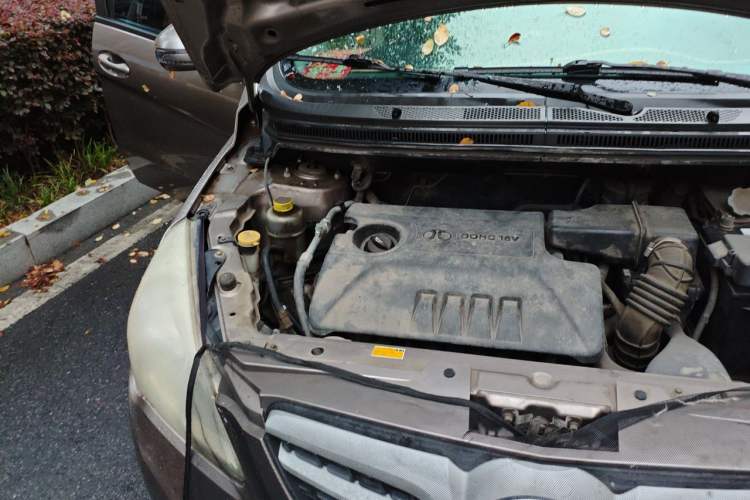 Used BAIC E Series 2013 Sedan 1.3L Manual Lotte Edition Engine Bay Right
