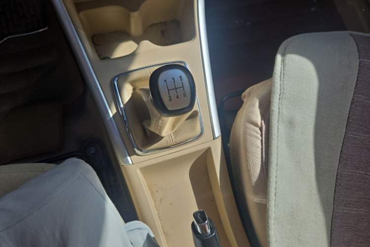 Used BAIC E Series 2013 Sedan 1.5L Manual Lotte Edition Gear Lever