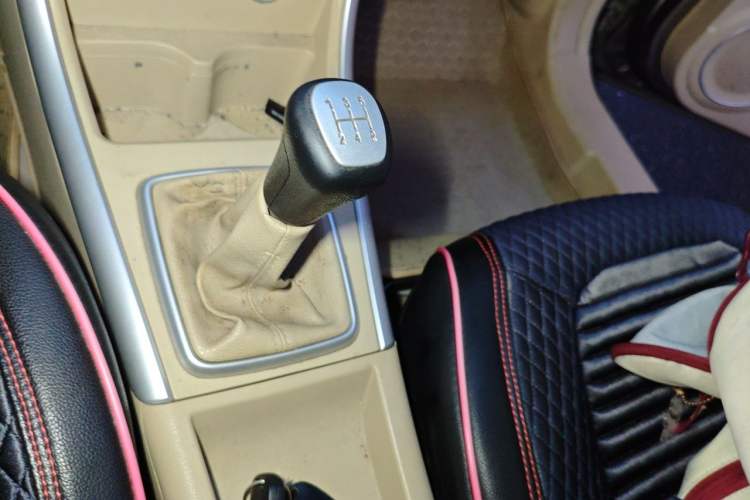Used BAIC E Series 2013 Sedan 1.3L Manual Lotte Edition Gear Lever