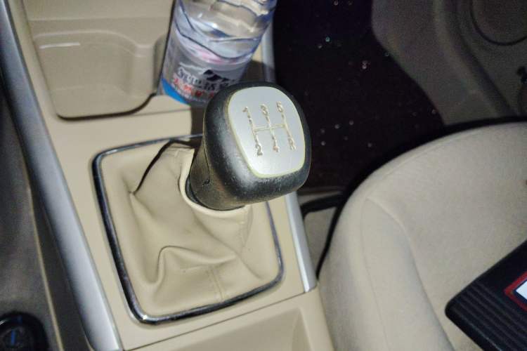 Used BAIC E Series 2013 Sedan 1.5L Manual Lotte Edition Gear Lever