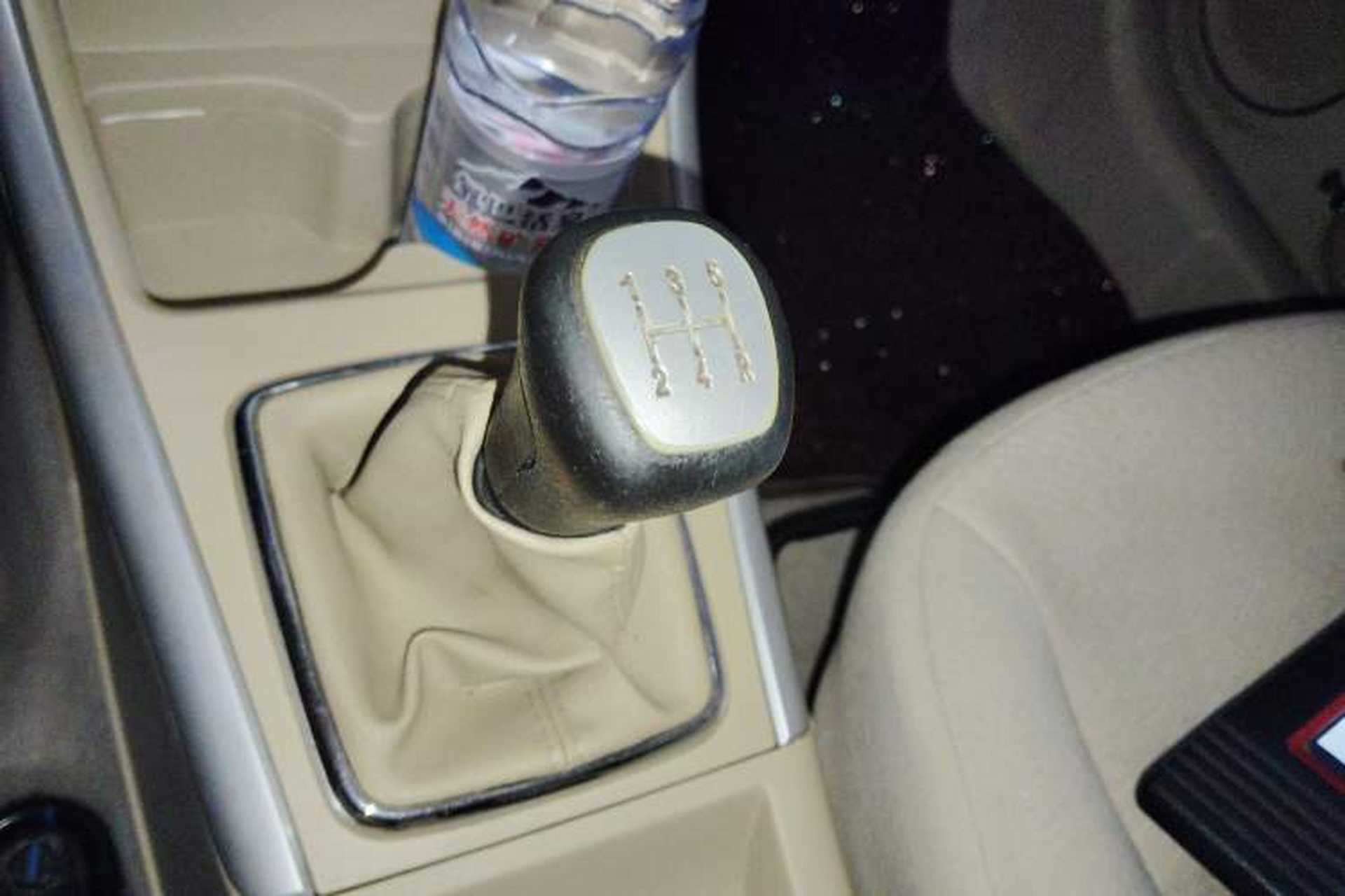 Used BAIC E Series 2013 Sedan 1.5L Manual Lotte Edition Gear Lever