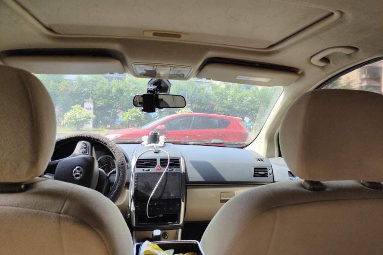 Used BAIC E Series 2013 Sedan 1.5L Manual Leshang Version Headliner